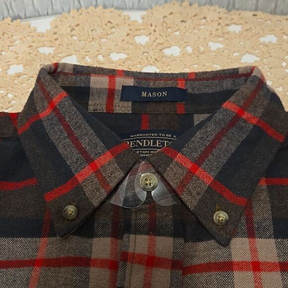 Pendleton Woolen Mills Men's  Flannel Shirt Medium NWT - Picture 11 of 16